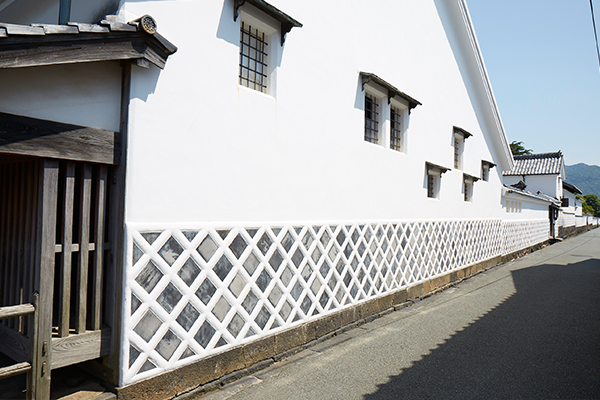 写真:城下町の一画である「菊屋横町」