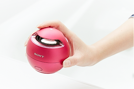写真:スピーカー(SONY SRS-X1)