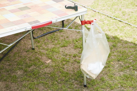 写真:キャンプ用ゴミ袋(クリップ止め)