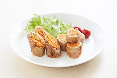ひらひらにんじんの豚肉巻き