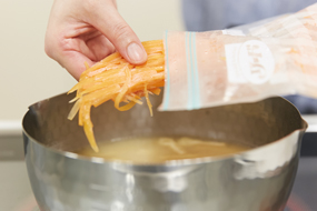 冷凍した場合は、鍋やフライパンにそのまま「ポン!」